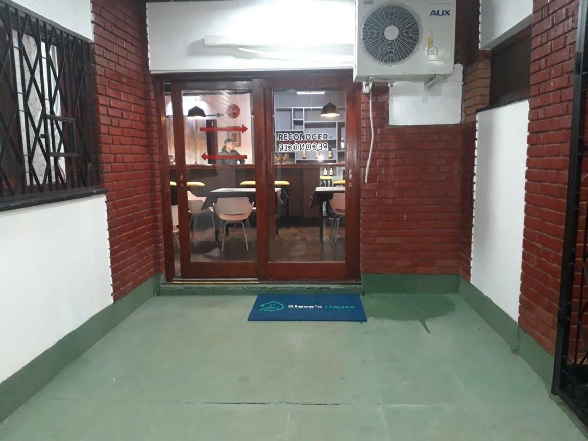 Steve'S House Bed & Breakfast Puerto Iguazu Exterior photo